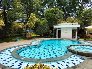 Rizen Premiere Hotel - Puncak - 4