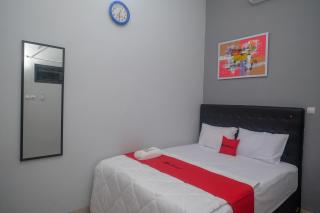 RedDoorz Near Dr Oen Solo Baru Hospital - 6