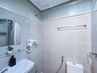 1BR Unit Condotel w Balcony FAME Residences -FM39 - Manila - 2