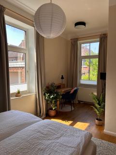 Schöne Altbauwohnung direkt an der Kesselschleuse! - Emden - 1
