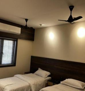 ANT Biz Rooms Near Chennai Trade Centre - Chennai - 8