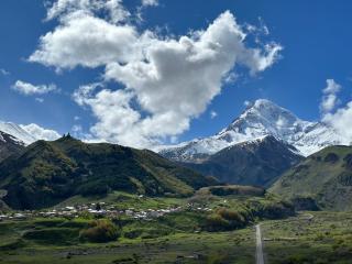 Hotel Axien Kazbegi - Kazbegi - 1
