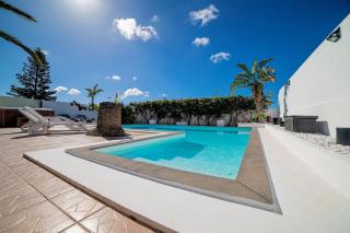 Beautiful Playa Blanca Villa 2 Bedrooms Villa Heavenly Lotus Private Pool Close To Amenities Lanzarote - Playa Blanca - 4