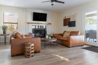 Spacious Pet Friendly 5br with Pool In Glendale - Glendale - 5