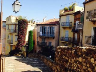 CANNES CENTRE CHARMANT 2 ROOMS+MEZZANIN - 9