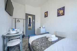 -RC7H- For your relaxed & Cosy Free Parking - Leeds - 0