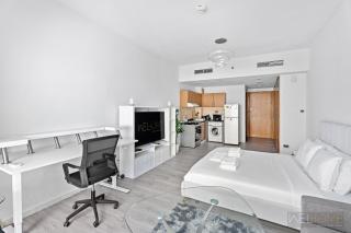 WelHome - Greenery Apt for Modern Studio in Production City - Dubai - 6