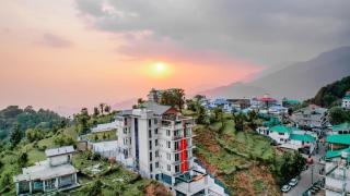 Aliza Inn And Suites By SRS Hotels - 0