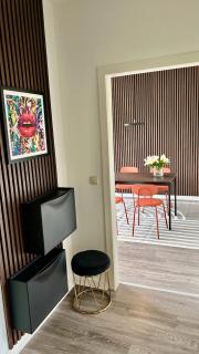 Apartment 2- Modernes Studio in Duisburg Meiderich, 4,7 km Hbf, U-Bahn 250m, Flughafen Düsseldorf 28 km, Landschaftspark 2,9 km, 5 Gehminuten von Herzklinik entfernt - 4