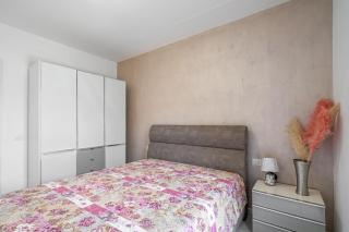 Garda Lido Red-Green - Pool & Garden - by HOST4U - 1