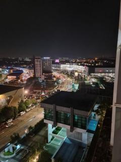 Sky Tree Serviced Apartment at Bukit Indah With Netflix - Johor Bahru - 2