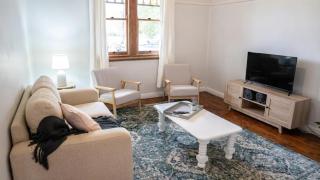 East Albury home near hospital & sports precinct - Albury - 5