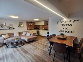 Ferienwohnung Gartenblick mit Pool und Kinderspielplatz - 0