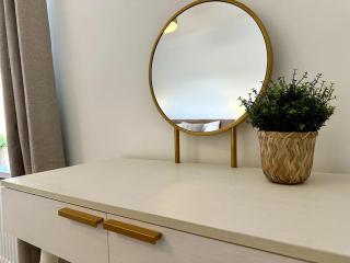 2 Bedroom City Centre House - Pet Friendly - Free Parking - 8