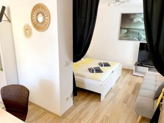 Ferienwohnung 2 Grüner Fürst mit Sitzecke im Innenhof & Parkplatz & Nähe Park - Bad Muskau - 8