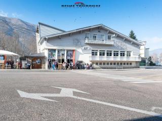 Appartement T2 avec jardinet, parking et casier à skis, quartier thermal, proche télécabine, 2 étoiles - FR-1-296-171 - 3