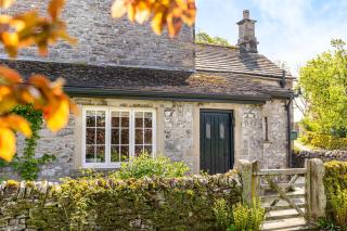 Grade II Listed Peak District Property - 6