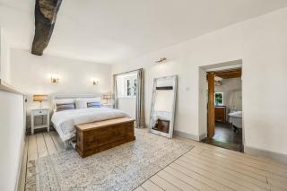 Grade II Listed Peak District Property - 8