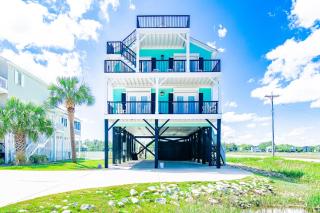 Teal Tidez Ocean View Luxury Home w Crows Nest - 3