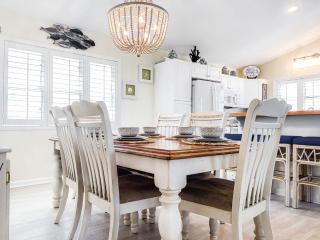 Teal Tidez Ocean View Luxury Home w Crows Nest - 4