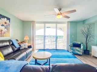 Yacht Club Premium Waterfront Suite - 2