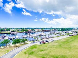 Yacht Club Premium Waterfront Suite - 1