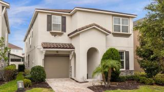 Celebrate Summer - 7BR Home with Private Pool! - 0