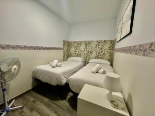 Premium Malaga Beach with Terrace - 4