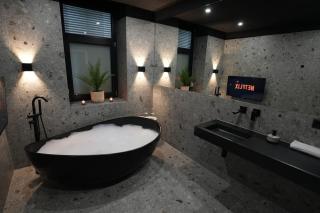 Luxusapartment mit Badewanne und Parkplatz - 1