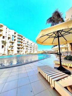Holiday studio with seaview, Amazing for couples, Sunny & SeaView & Free Wi-fi - Hurghada - 9