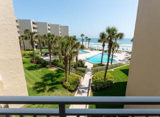 Coastal condo with beachfront views and pool access! - New Smyrna Beach - 9