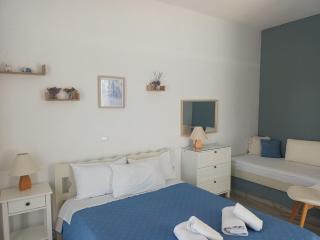 Athina's blue studios - Naousa - 8