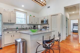 San Marcos Home with Fire Pit about 10 Mi to Downtown! - Wimberley - 4