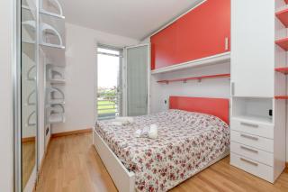 Near Lake APT con Piscina - 9