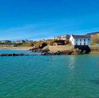 Top Floor Retreat Portmor- Sea, Beach & Balcony - Slievebane - 7