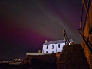 Top Floor Retreat Portmor- Sea, Beach & Balcony - Slievebane - 8