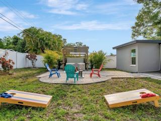 4b2b Family Home w Hot Tub BBQ & Firepit 9mins to beach - 7