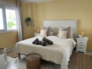 Beautiful 2 bedroom Apartment in Puerto Banus ! - Marbella - 2
