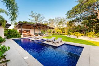 Beachside Bliss 4BR Lux Villa, Pool, Terrace, Golf - 7