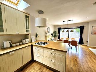 Saffron House - NEC - JLR - BHX - HS2 - Perfect for contractors & groups - 2