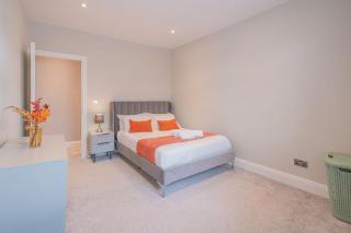Spacious 3 Bed House- Tottenham Hotspur Stadium- Free WiFi and Parking - 3