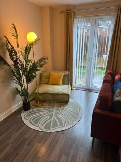 Modern Rooms in 4-bed house - Walking distance to Coop LIVE ,Etihad, Ancoats and City Centre - 4