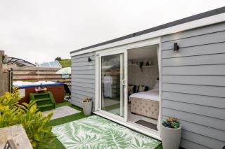 Adorable private couples retreat with hot tub - Llanfechell - 5