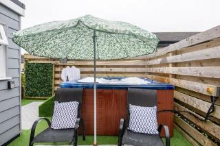 Adorable private couples retreat with hot tub - Llanfechell - 6