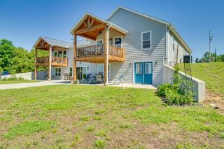 Peaceful Missouri Getaway with Valley View and Patio! - - 8