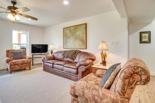 Peaceful Missouri Getaway with Valley View and Patio! - - 7
