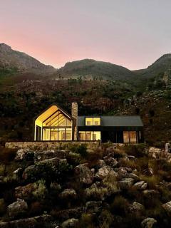 The Unbound - Escape the Ordinary - Romansrivier - 0