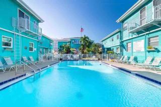 The Boho Waterview w Balcony BBQ & Heated Pool - Clearwater Beach - 0
