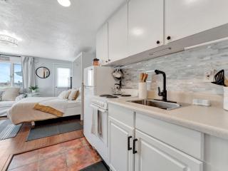The Boho Waterview w Balcony BBQ & Heated Pool - Clearwater Beach - 6