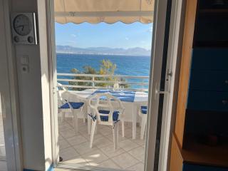 Atlas Apartment with Private Beach and SeaView Blue - Loutraki - 3